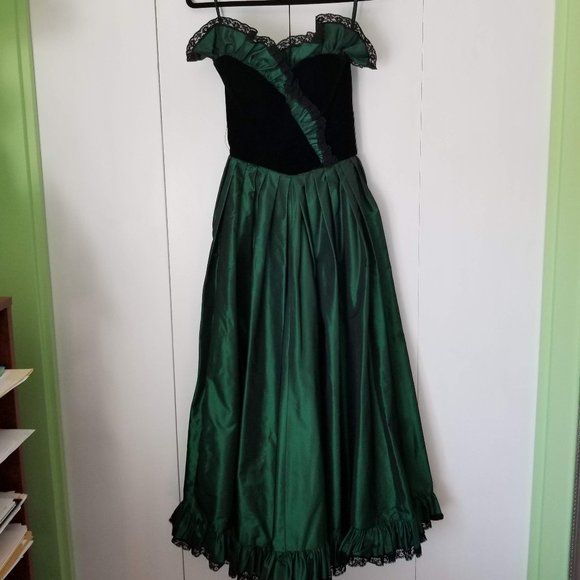 Stunning vintage Victor Costa ballgown - Picture 2 of 11